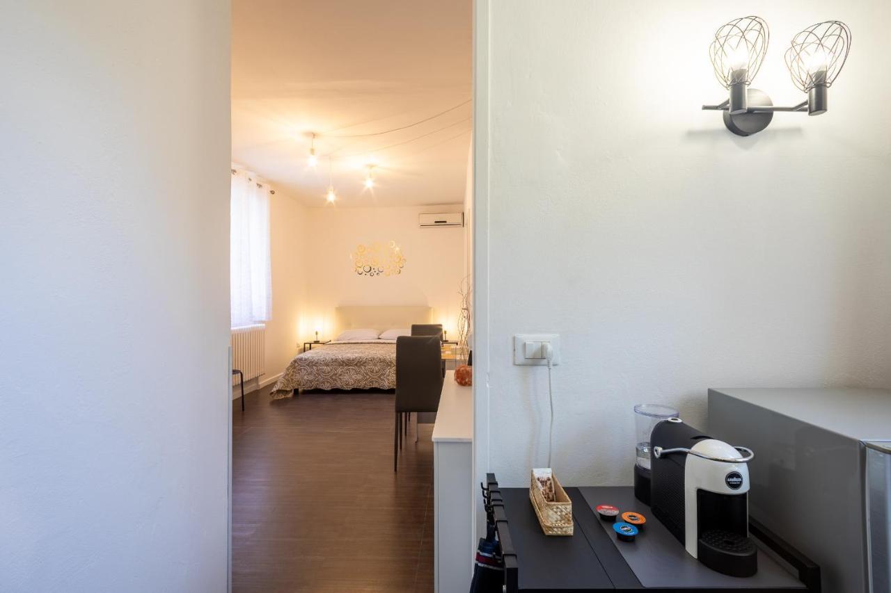 Ambra House - Ingresso Diretto, Parcheggio Libero E Wi-fi Verona