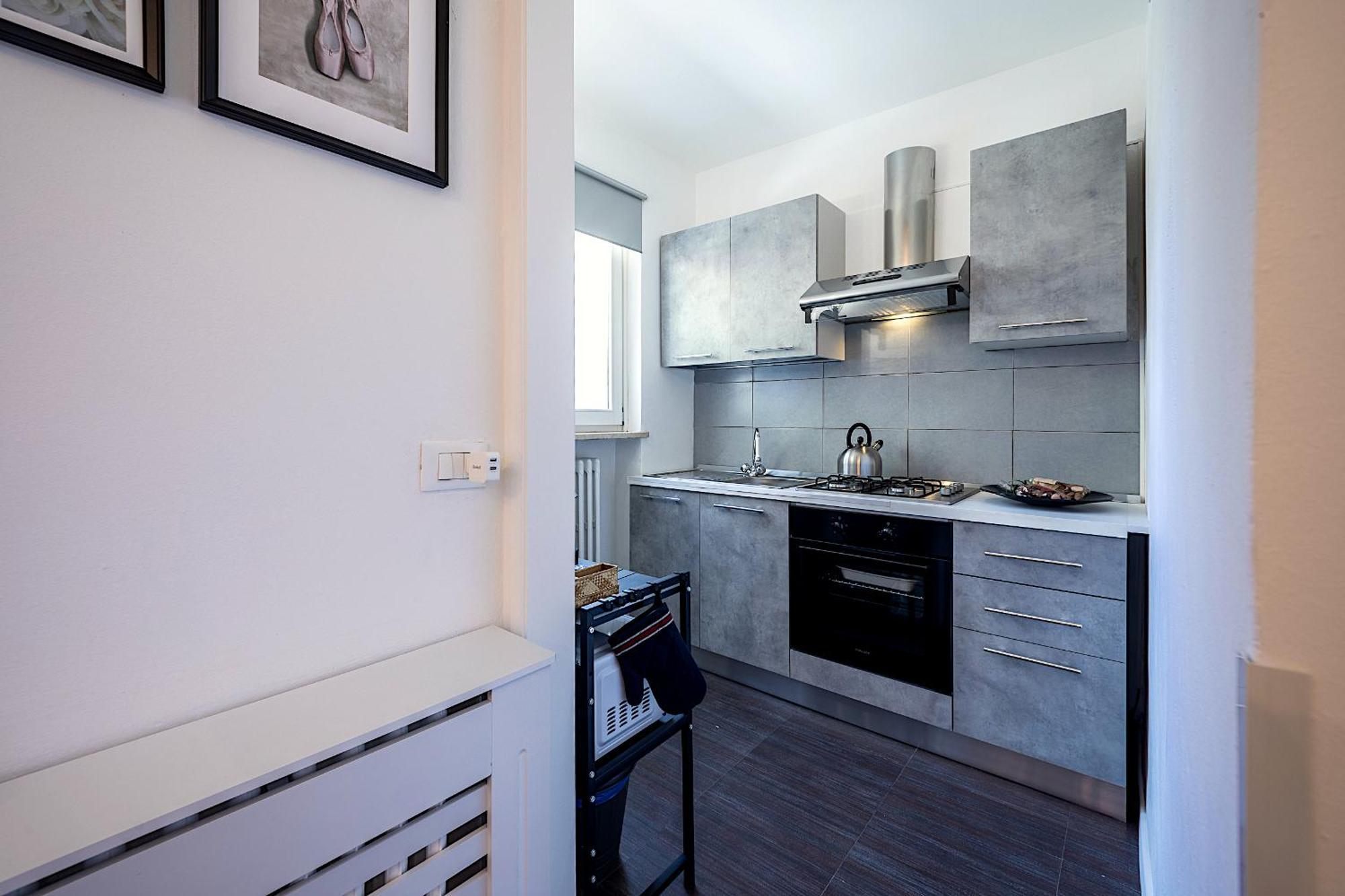 Ambra House - Ingresso Diretto, Parcheggio Libero E Wi-fi Apartment Verona